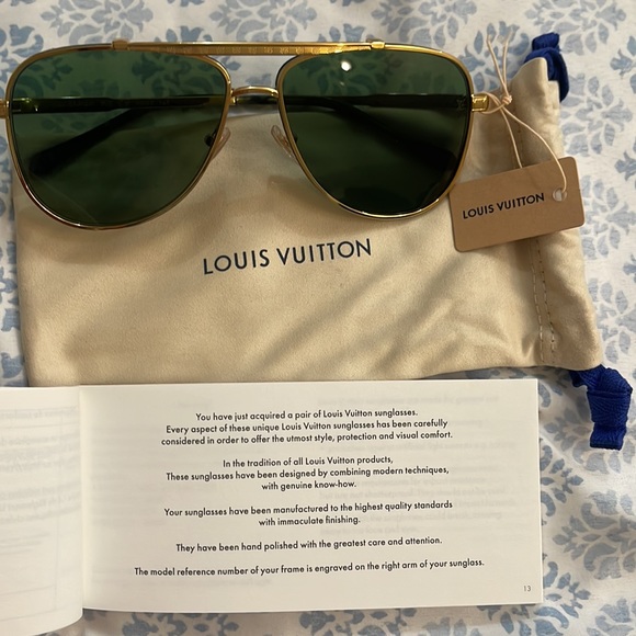 Louis Vuitton Other - Beautiful Sunglasses 🕶️ LOUIS VUITTON
